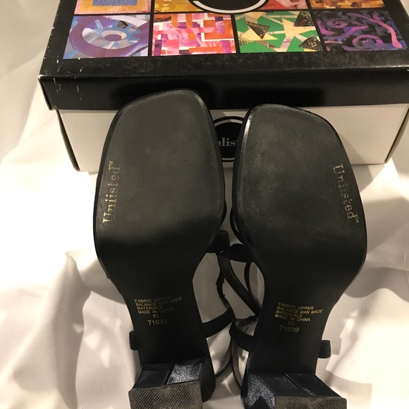 UNLISTED Womens Sz7.5 Sandals Strap#A176 - Picture 6 of 7